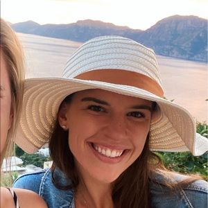 Meet your Posher, Jenelle